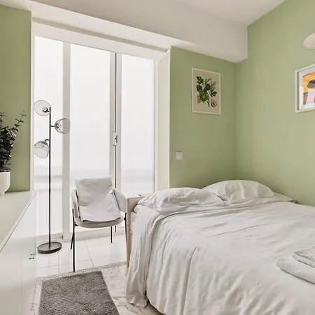 Cozy 1br Flat With Balcony - 5 Min To Tram Station Lejlighed *