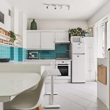 Cozy 1br Flat With Balcony - 5 Min To Tram Station Lejlighed Nice