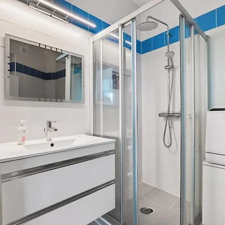 Cozy 1br Flat With Balcony - 5 Min To Tram Station *