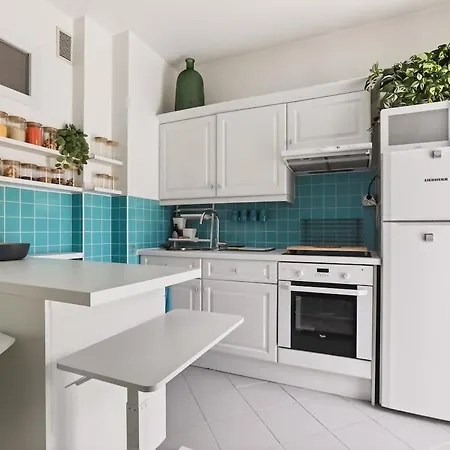 Lejlighed Cozy 1br Flat With Balcony - 5 Min To Tram Station *